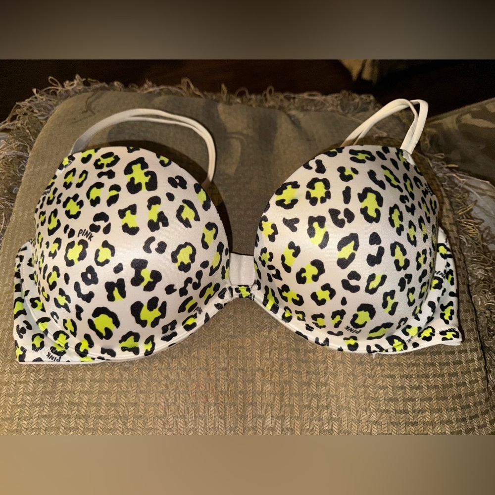 Push up plunge VS Pink bra cheetah print